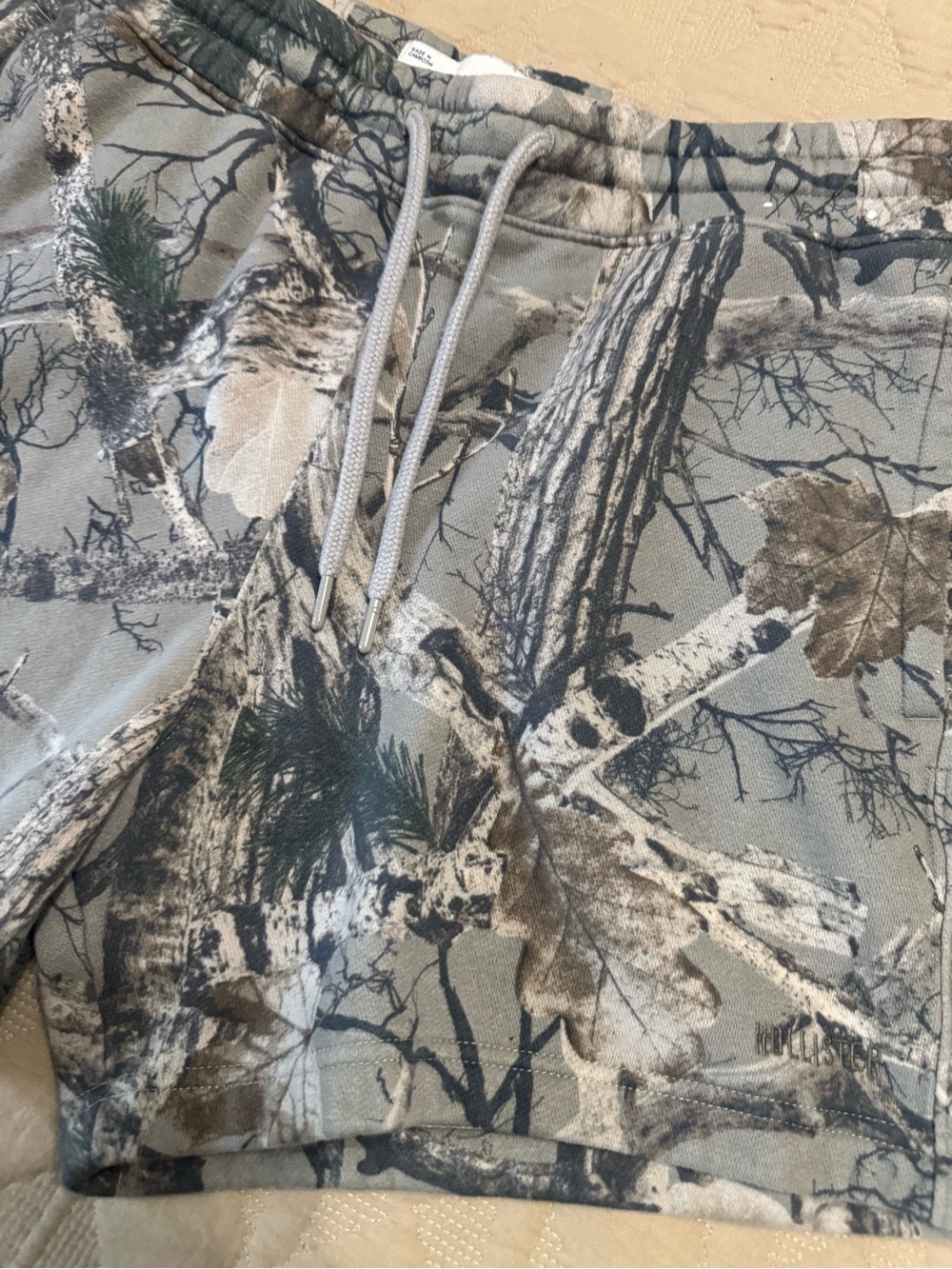Hollister Camo Tree Print Drawstring Shorts Small - Picture 2 of 7